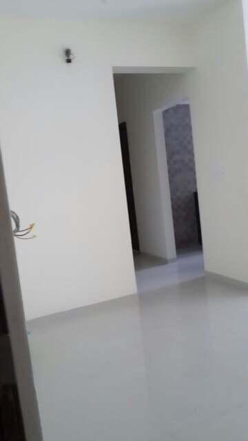 Room in 2 BHK Apartment at Kalpataru Aura, Ghatkopar West – for Rent