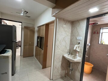 Room in 3 BHK Apartment at Dadar West – for Rent