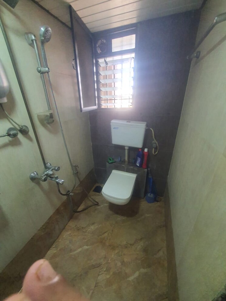 Bathroom, raunak-unnathi-woods 2 Bedroom 655 Sq.Ft. Apartment In Ghodbunder Road Thane 8005924