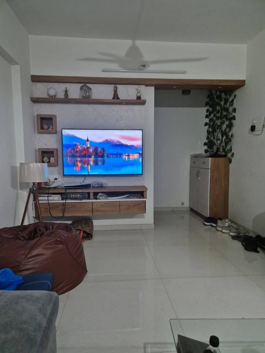2 BHK Apartment For Sale in Veer One