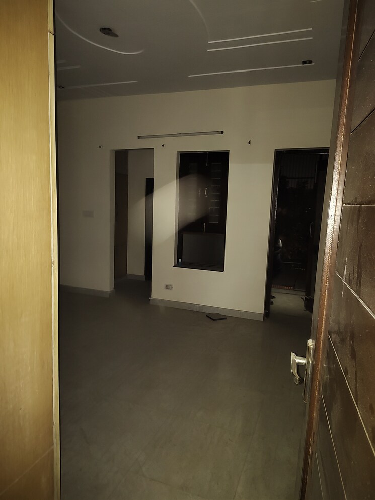 undefined, sector 16 6+ Bedroom 250 Sq.Yd. Independent House In Sector 16 Faridabad 8005970