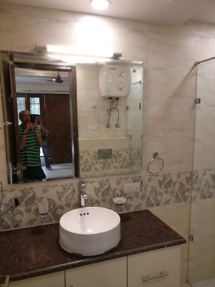 Bathroom, sector 16c greater noida 3 Bedroom 1360 Sq.Ft. Builder Floor In Sector 16c Greater Noida Greater Noida 8005972