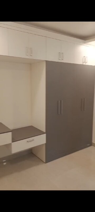 Room in 2 BHK Apartment at Paras Tierea, Sector 137 – for Sale