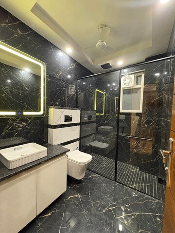 Master Bedroom in 3 BHK Builder Floor at Ansal Plaza Sector-23, Sector 23 – for Rent