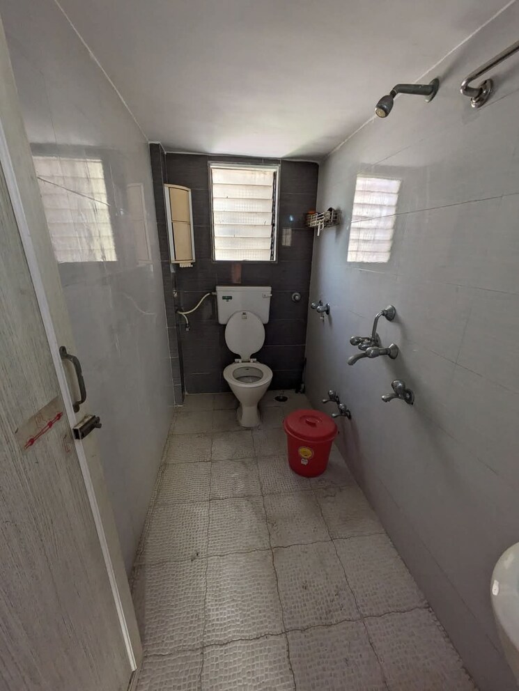 Bathroom, brindavan-vatika 2 Bedroom 982 Sq.Ft. Apartment In Kalyan West Thane 8006237