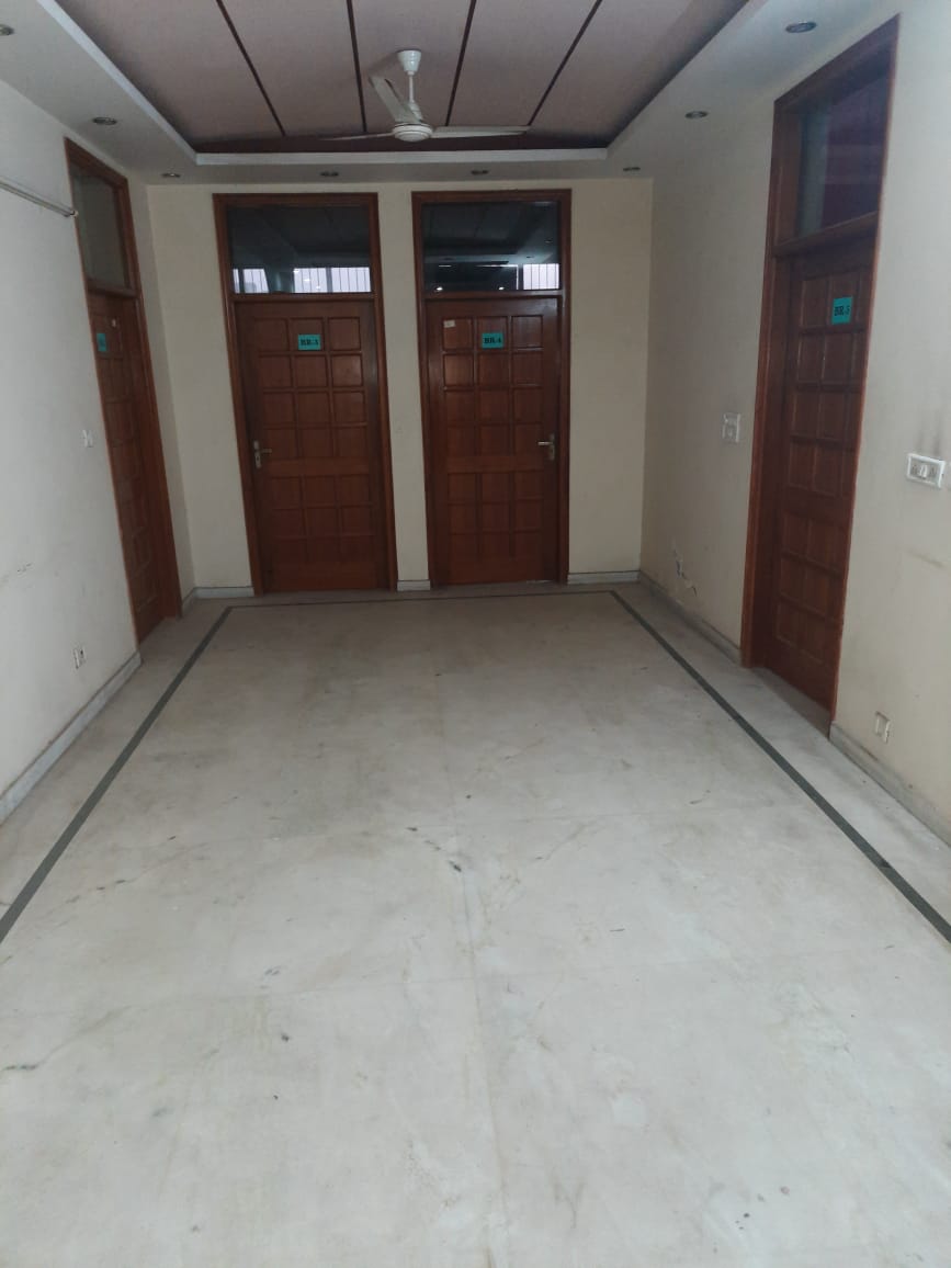 3 BHK + Servant Room,Study Room,Extra Room Builder Floor For Sale in Gaur City 1st Avenue