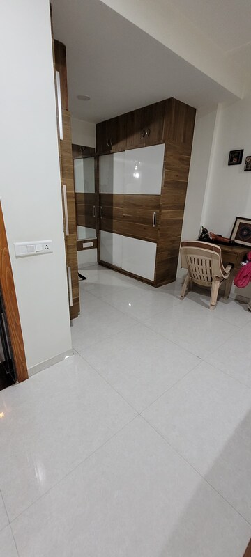 Room in 4 BHK Villa at Science City – for Sale