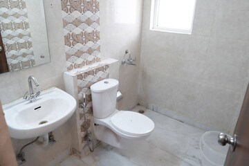 Bathroom in 3 BHK Builder Floor at Palam Vihar Residents Association, Palam Vihar – for Rent