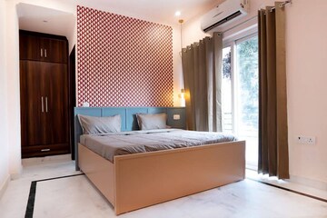 Master Bedroom in 3 BHK Builder Floor at Palam Vihar Residents Association, Palam Vihar – for Rent