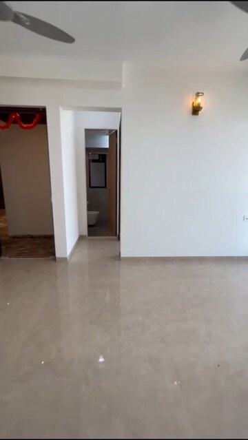 Room in 2 BHK Apartment at Dosti Eastern Bay, Wadala – for Rent