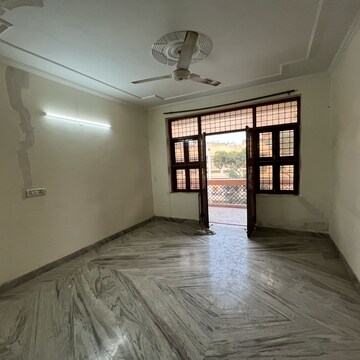 Room in 2 BHK Builder Floor at Ardee City, Indira Colony 2 – for Rent