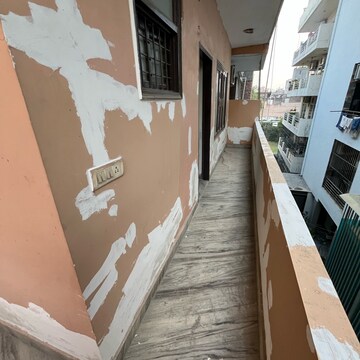 Balcony in 2 BHK Builder Floor at Ardee City, Indira Colony 2 – for Rent