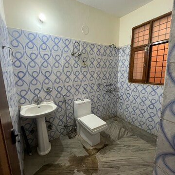 Attached Bathroom in 2 BHK Builder Floor at Ardee City, Indira Colony 2 – for Rent