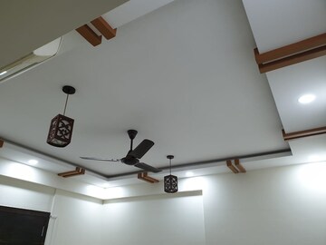 Furnished Amenities in 2 BHK Apartment at Bandra West – for Rent
