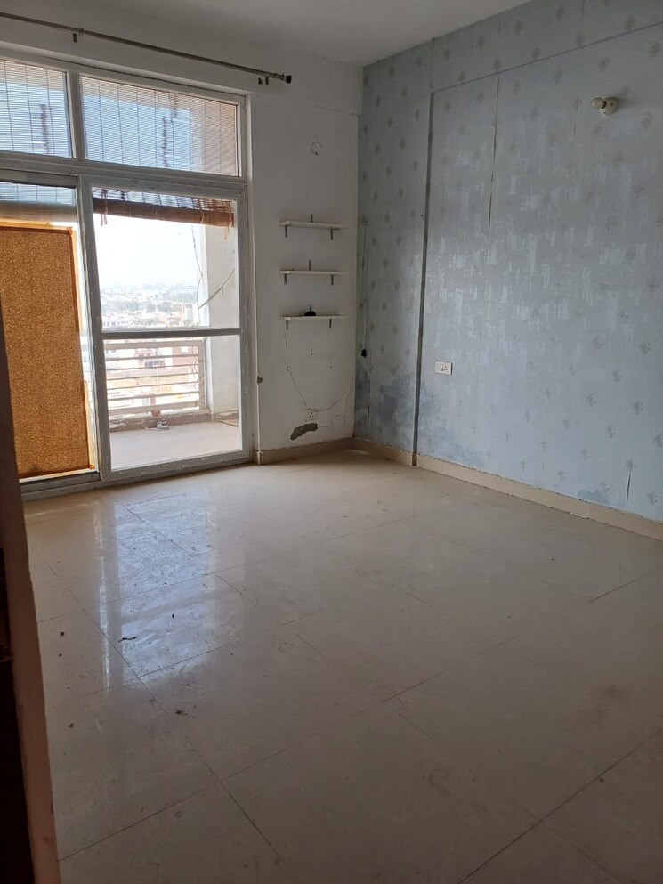 Room, sector 126 3 Bedroom 197 Sq.Yd. Apartment In Sector 126 Mohali 8006439