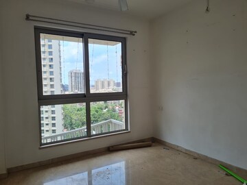 Room in 2 BHK Apartment at Hiranandani Atlantis, Powai – for Rent