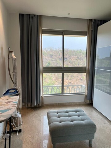 Room in 2 BHK Apartment at Castle Rock, Powai – for Rent