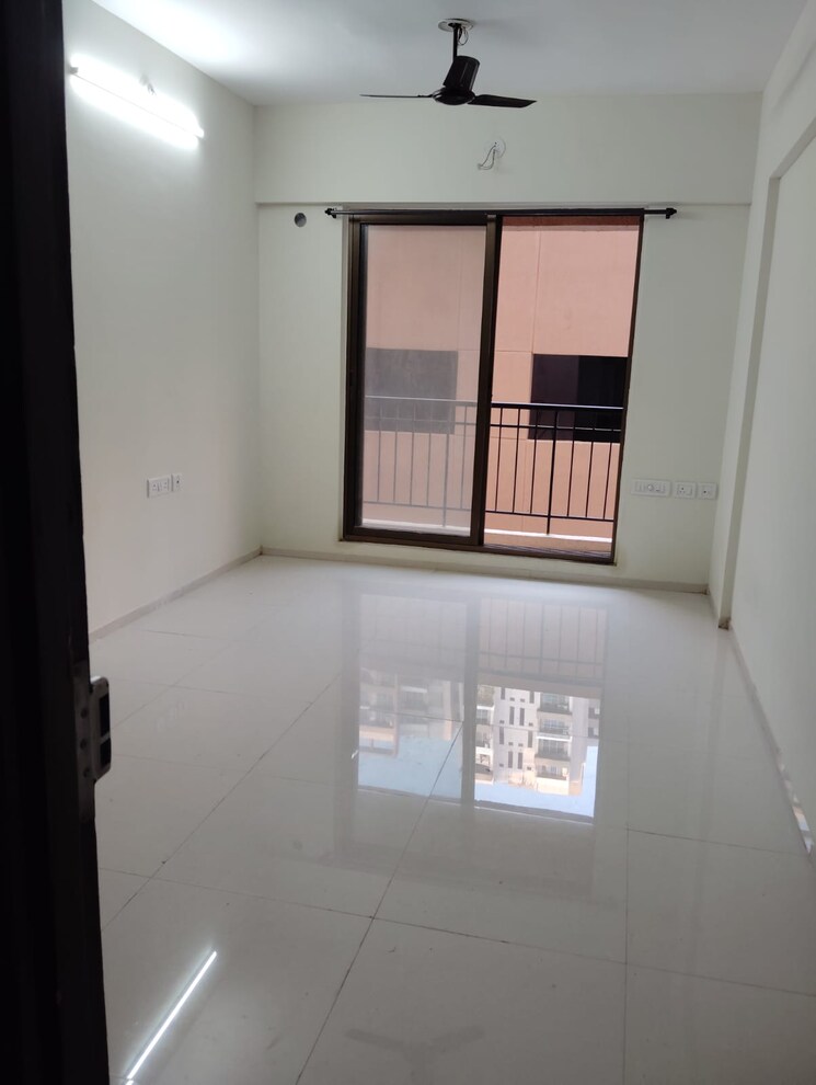 Room, rustomjee-virar-avenue-l1-l2-and-l4-wing-e-and-f 1 Bedroom 650 Sq.Ft. Apartment In Virar West Palghar 8006646