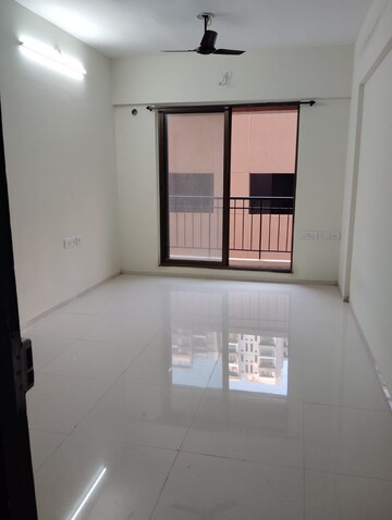 Room in 1 BHK Apartment at Rustomjee Virar Avenue L1 L2 And L4 Wing E And F, Virar West – for Sale