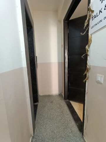 Building Lobby in 2.5 BHK Builder Floor at Signature Global Park, Sohna Sector 36 – for Rent