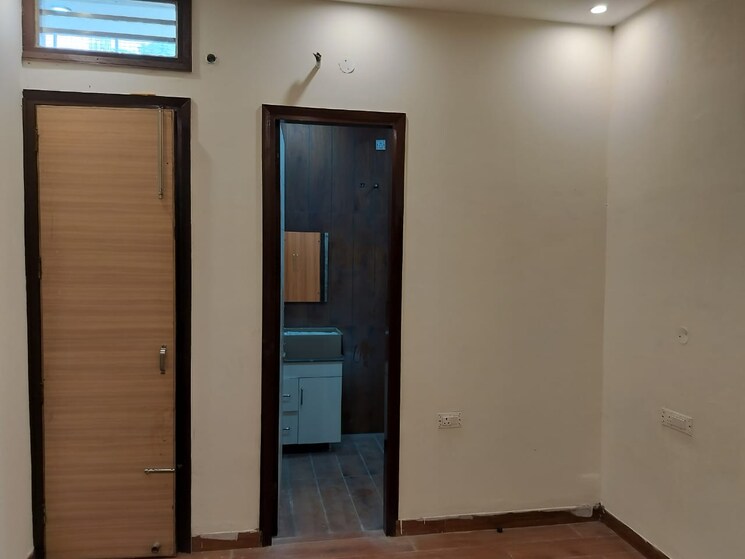 Room, sunny enclave 4 Bedroom 110 Sq.Yd. Independent House In Sunny Enclave Mohali 8006735