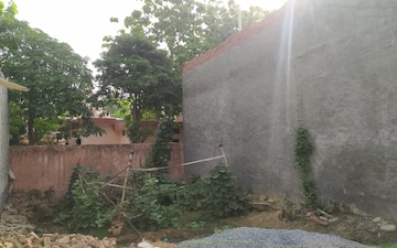 Plot For Sale in Loni