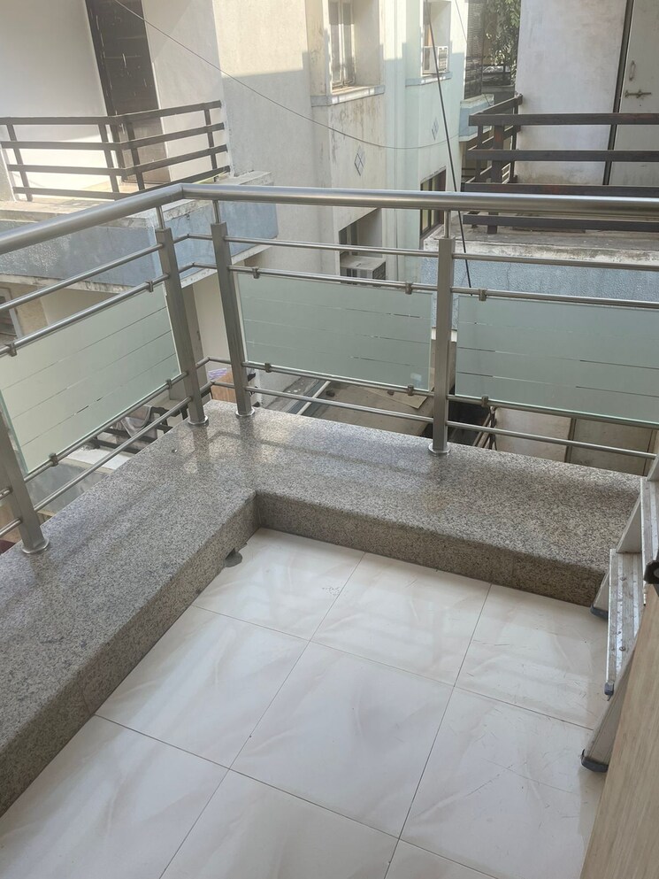 Balcony, science city 4 Bedroom 240 Sq.Yd. Villa In Science City Ahmedabad 8006858