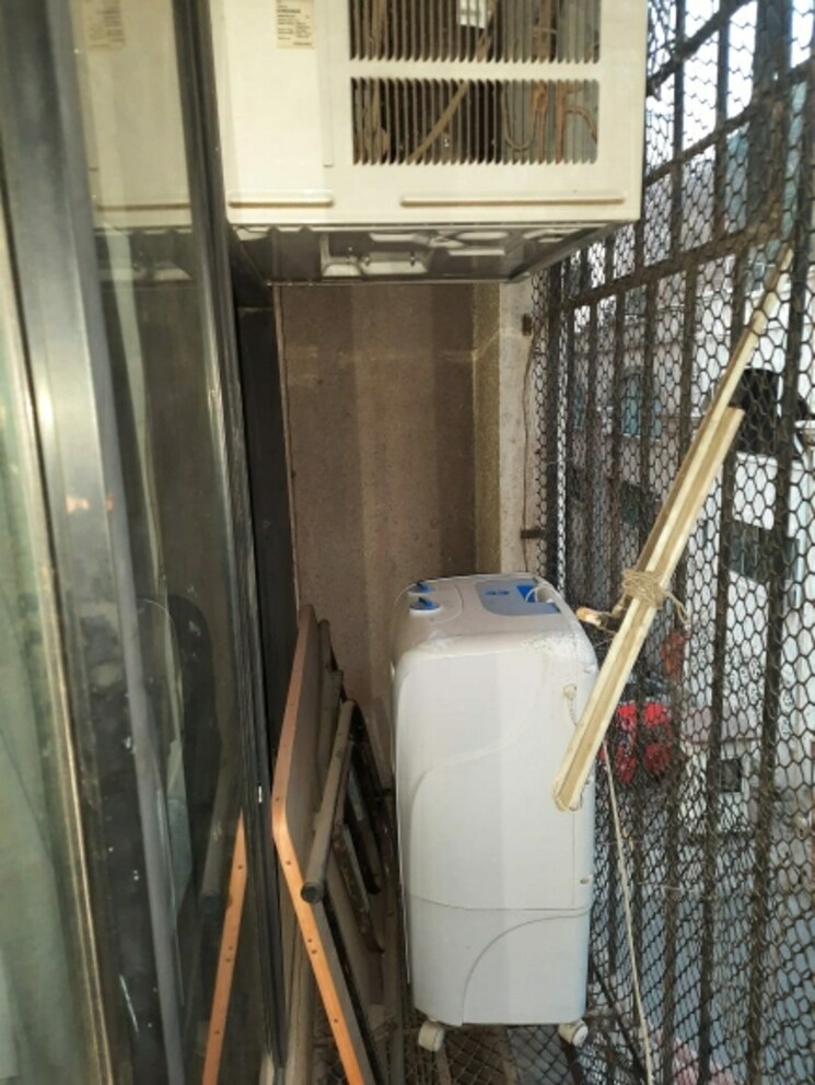 Balcony, suncity-complex 1 Bedroom 555 Sq.Ft. Apartment In Powai Mumbai 8006891