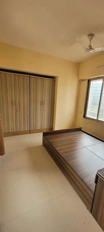 Room in 1 BHK Apartment at Cosmos Lounge, Manpada – for Rent