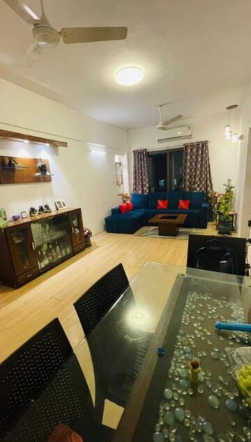 2 BHK Apartment For Rent in Raheja Classique, Andheri West