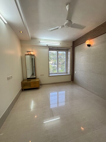 Room in 2 BHK Apartment at Diamond Garden, Chembur – for Rent