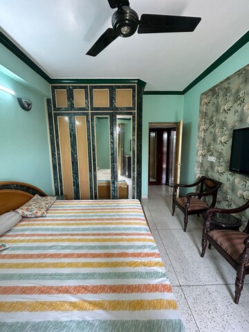Bedroom in 3.5 BHK Apartment at Unitech Palms, South City 1 – for Rent