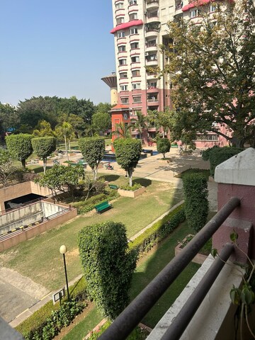 3.5 BHK Apartment – Exterior View View at Unitech Palms, South City 1 - for Rent