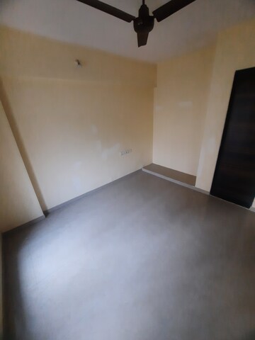 Room in 1 BHK Apartment at Mahavir Kalpavruksha, Ghodbunder Road – for Sale