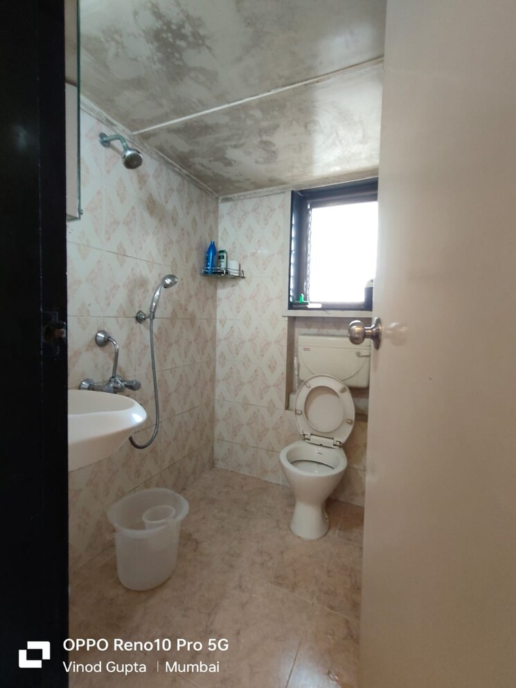 Bathroom, nutan-madhuban-apartment 1 Bedroom 550 Sq.Ft. Apartment In Worli Mumbai 8007042