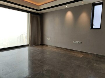 Room in 4 BHK Apartment at Lodha Trump Tower, Worli – for Rent