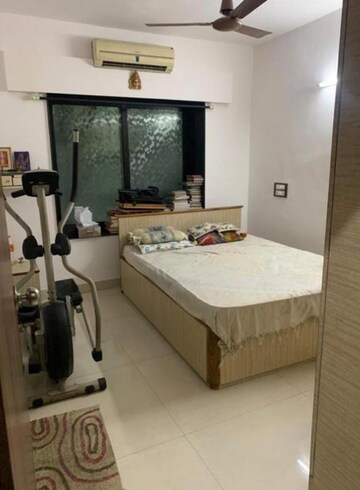 Master Bedroom in 2 BHK Apartment at Takshila CHS, Andheri East – for Rent