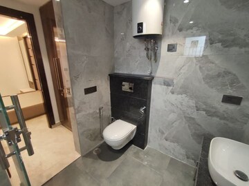 Bathroom in 4 BHK Builder Floor at Srishti Greenfield Homes, Green Fields Colony – for Rent