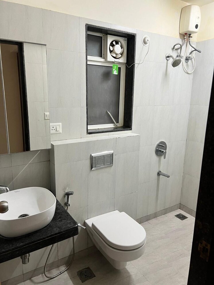 Bathroom, lodha-new-cuffe-parade 1 Bedroom 496 Sq.Ft. Apartment In Wadala Mumbai 8007070