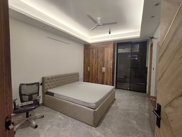 Room in 4 BHK Builder Floor at Ansal Sushant Lok I, Sector 43 – for Rent