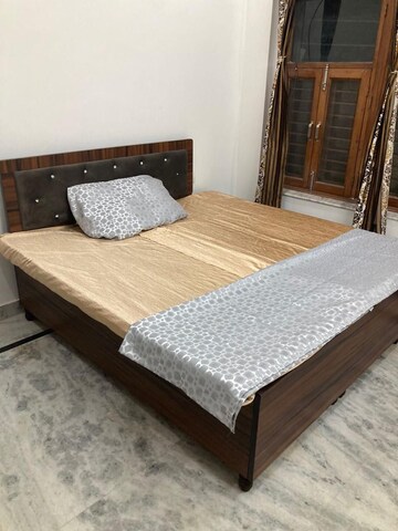 Bedroom in 4 BHK Builder Floor at Ansal Sushant Lok I, Sector 43 – for Rent