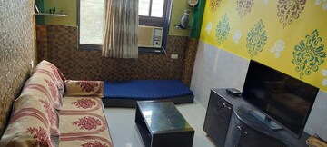 Team Area in 1 BHK Apartment at Kukreja Sai Deep, Chembur – for Rent