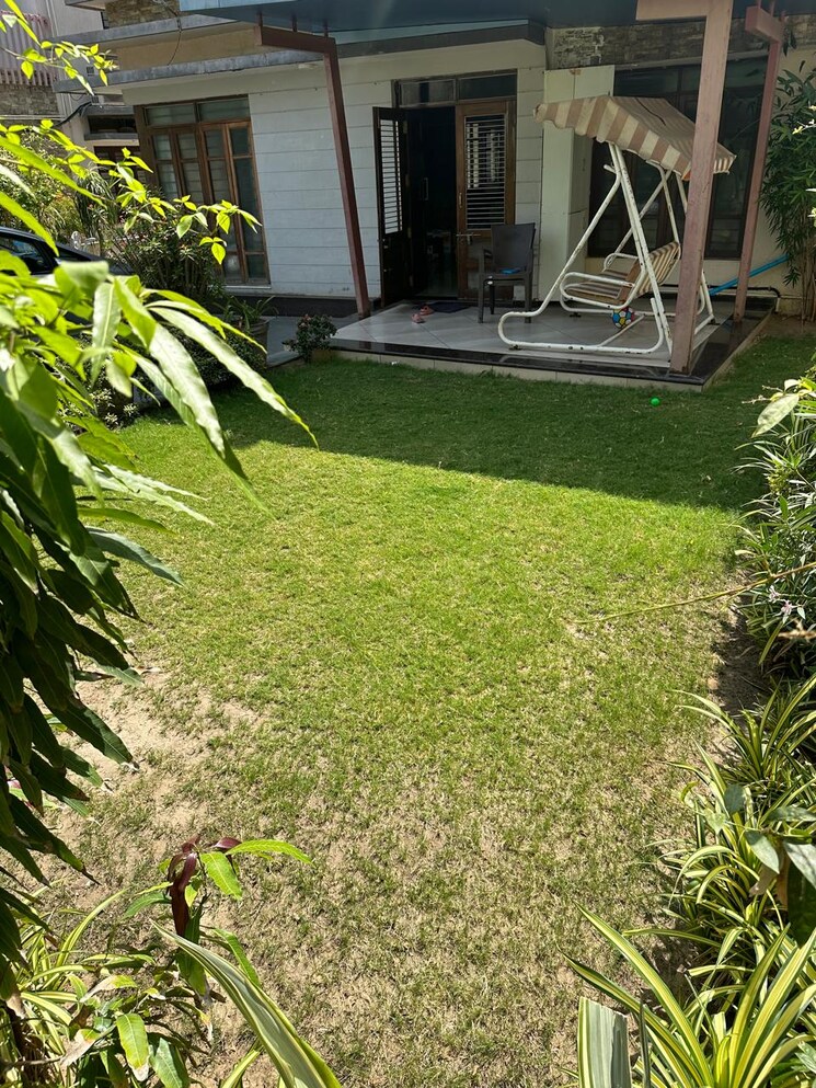 Garden, science city 5 Bedroom 573 Sq.Yd. Villa In Science City Ahmedabad 8007125