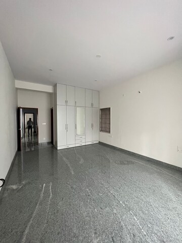 Room in 2 BHK Apartment at Indiranagar – for Rent