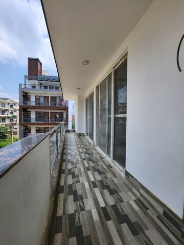 Balcony in 4 BHK Builder Floor at Ansal Sushant Lok I, Sector 43 – for Rent