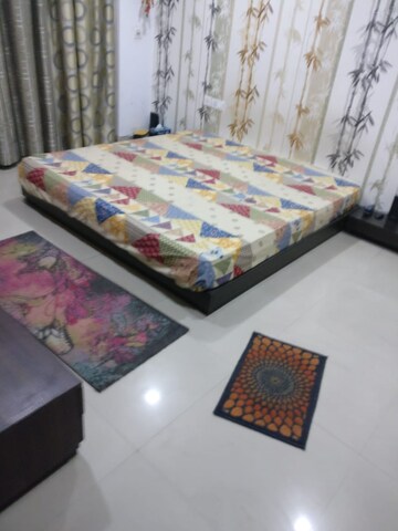 Bedroom in 4 BHK Apartment at Emerald Green, Sector 52 – for Rent
