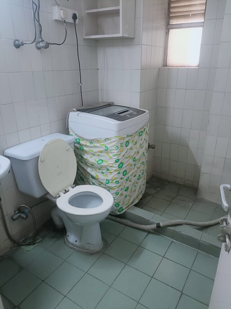 Bathroom, unitech-south-city-heights 2 Bedroom 1240 Sq.Ft. Apartment In Sector 41 Gurgaon 8007295