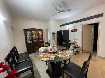 Living Room in 3 BHK Builder Floor at Dlf Phase ii – for Rent
