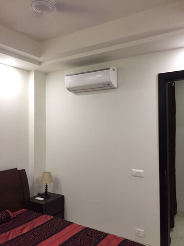 Furnished Amenities in 3 BHK Apartment at Lajpat Nagar 4 – for Rent