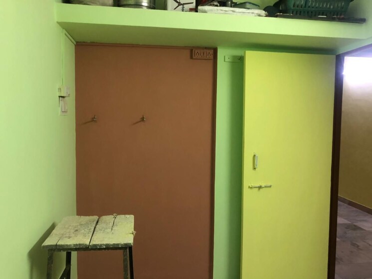 Room, ankur-building 1 RK 200 Sq.Ft. Apartment In Malad West Mumbai 8007380